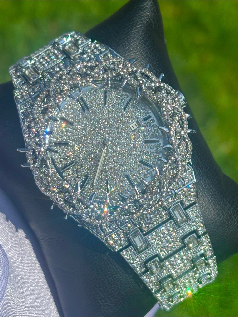 VVS Bust Down Watch Iced Out Unisex Thorn Design White Gold